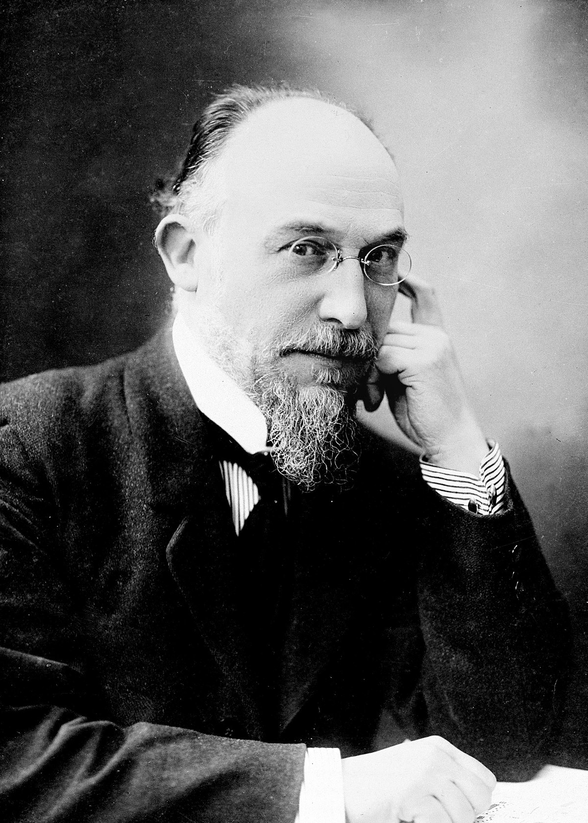 Erik_Satie_1866-1925.jpg